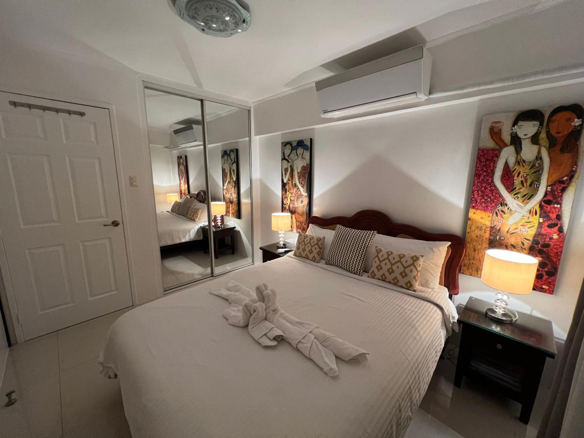 Stunning 2BR Unit at Rosewood Pointe Residences near BGC Manila Eksteriør billede
